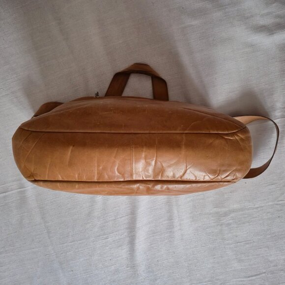 M0851 Leather Crossbody Laptop Bag - Picture 5 of 14